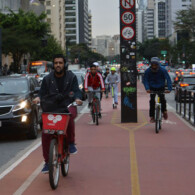 Ciclovia da Avenida Paulista facilita a mobilidade urbana na cidade de São Paulo.Image

Ciclovia da Avenida Paulista, em São Paulo.



Foto: Rovena Rosa/Agência Brasil