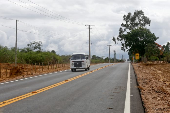 Acesso ao povoado de Iguá foi pavimentado (foto: Camila Souza/GOVBA).