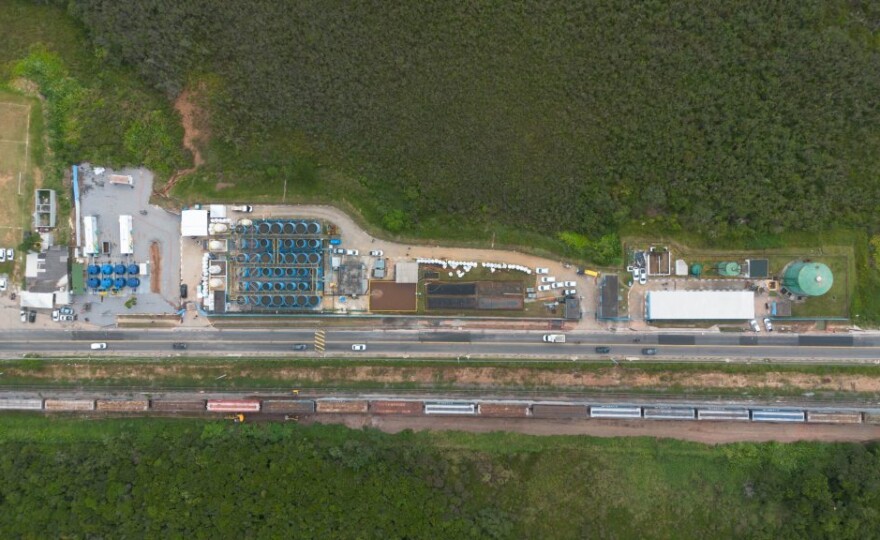 Ampliação da ETA Embu-Guaçu dobra a oferta de água potável para 60 mil pessoas no município da Grande São Paulo. (Foto: Paulo Guereta/Governo de SP.)