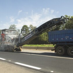 Microfresagem na Rodovia Raposo Tavares (Foto: Ciber)