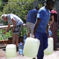 Quando chegar o chamado "dia zero", moradores terão que fazer fila para receber galões de água