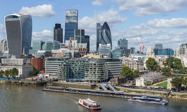 1200px-City_of_London_skyline_from_London_City_Hall_-_Sept_2015_-_Crop_Aligned
