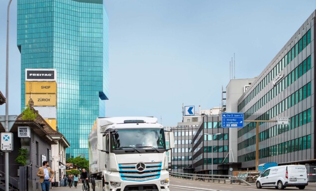 Zwei vollelektrische Mercedes-Benz Lkw für die Schweiz: Camion Transport und Migros erproben den eActrosTwo fully-electric Mercedes-Benz trucks for Switzerland: Camion Transport and Migros test the eActros