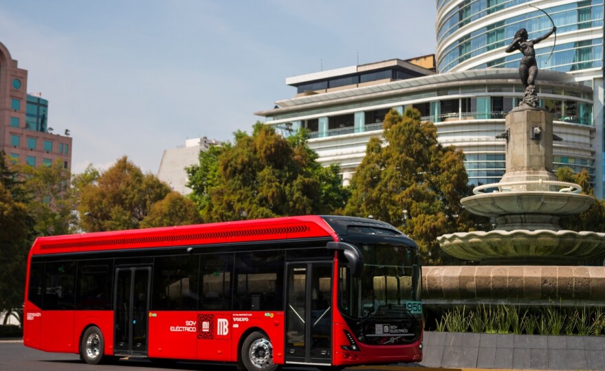 Volvo fará teste inédito com ônibus 100% elétrico
em Santiago, no Chile (foto: divulgação).