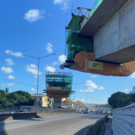 Construção do viaduto metroviário que passa por cima da rodovia BR-324 (foto: divulgação).