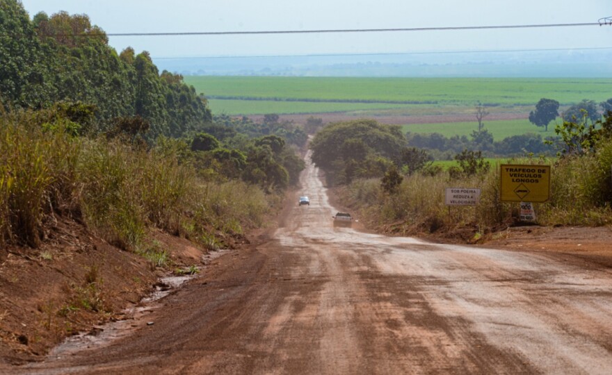 LMG-680 vai receber pavimentação e ponte (foto: Dirceu Aurlio).