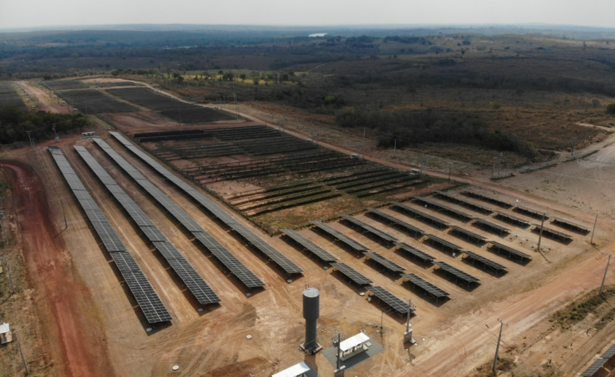 Aegea e a Brasol colocam em operação mais quatro unidades recém-conectadas, dentro do Oeste Solar Parque, ocupando uma área de 13.500 km² (foto: divulgação).