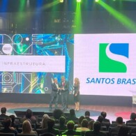 O diretor comercial da Santos Brasil, Ricardo Buteri, recebeu o prêmio (foto: divulgação).