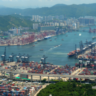 Porto de Hong Kong (foto: Wikipedia).