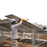 Usina solar social em construção em  (foto: divulgação).