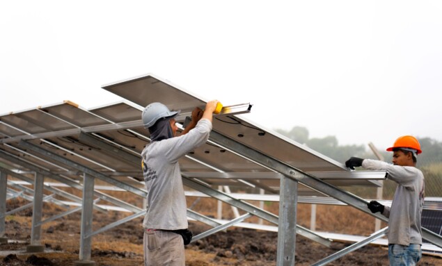 Usina solar social em construção (EDP)