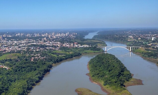 Legenda e crédito da foto Mais de 285 mil habitantes de Foz do Iguaçu serão beneficiados com a modernização da iluminação pública. (Foto José Fernando Ogura Arquivo AEN)