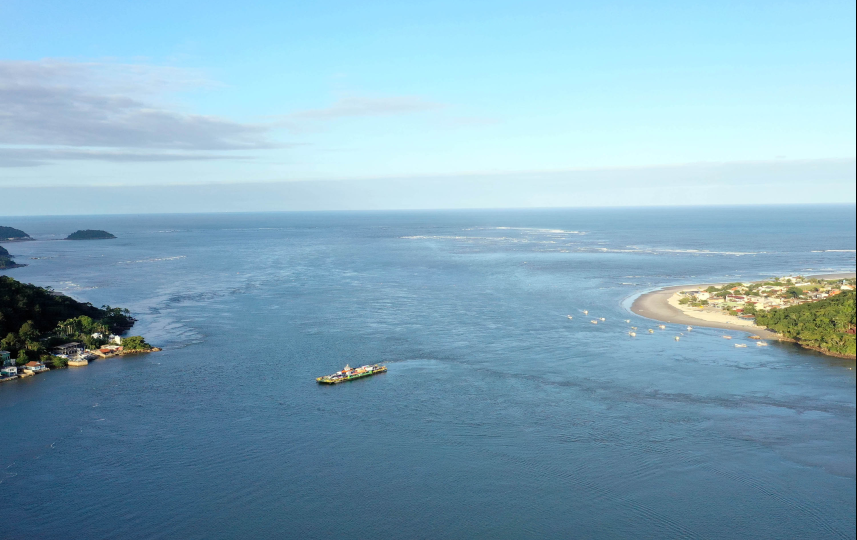 Ponte de Guaratuba, no litoral. A construção, que custará R$ 386,9 milhões, terá mais de um quilômetro de extensão e vai ligar os municípios de Guaratuba e Matinhos (foto: DER).