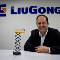 Jacques Iazdi reforça a equipe da LiuGong