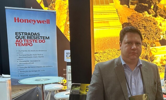 Dennis Gonçalves, da Honeywell, em visita à Paving Expo 2024