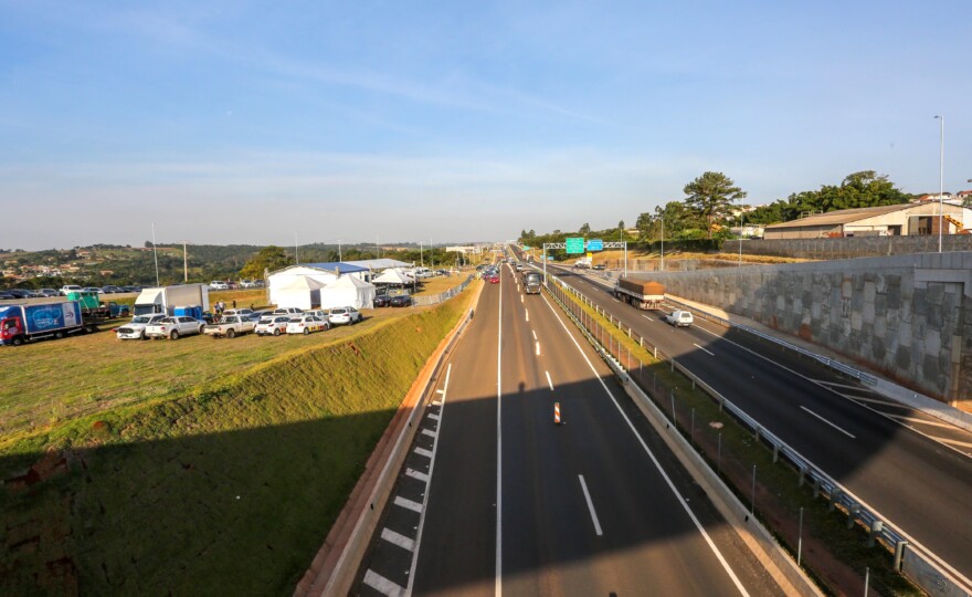 
Obras fazem parte do programa SP pra Toda Obra e contemplam construção de dois viadutos, três pontes, faixas de aceleração e desaceleração, entre outros. (Foto: Marcelo S. Camargo/Governo do Estado de SP.)