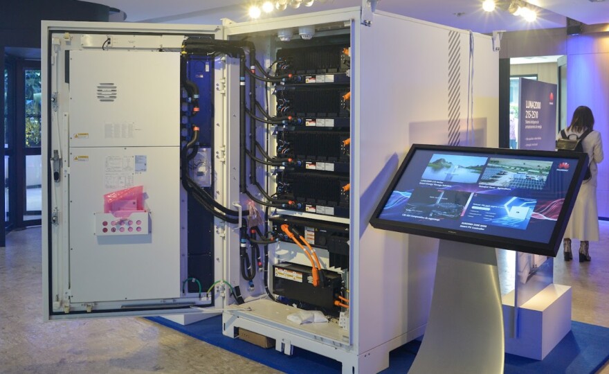 Lançamento LUNA2000 215-2S10 marca a entrada da linha LUNA2000 no segmento de larga escala, para aplicações de Comércio e Indústria (C&I).